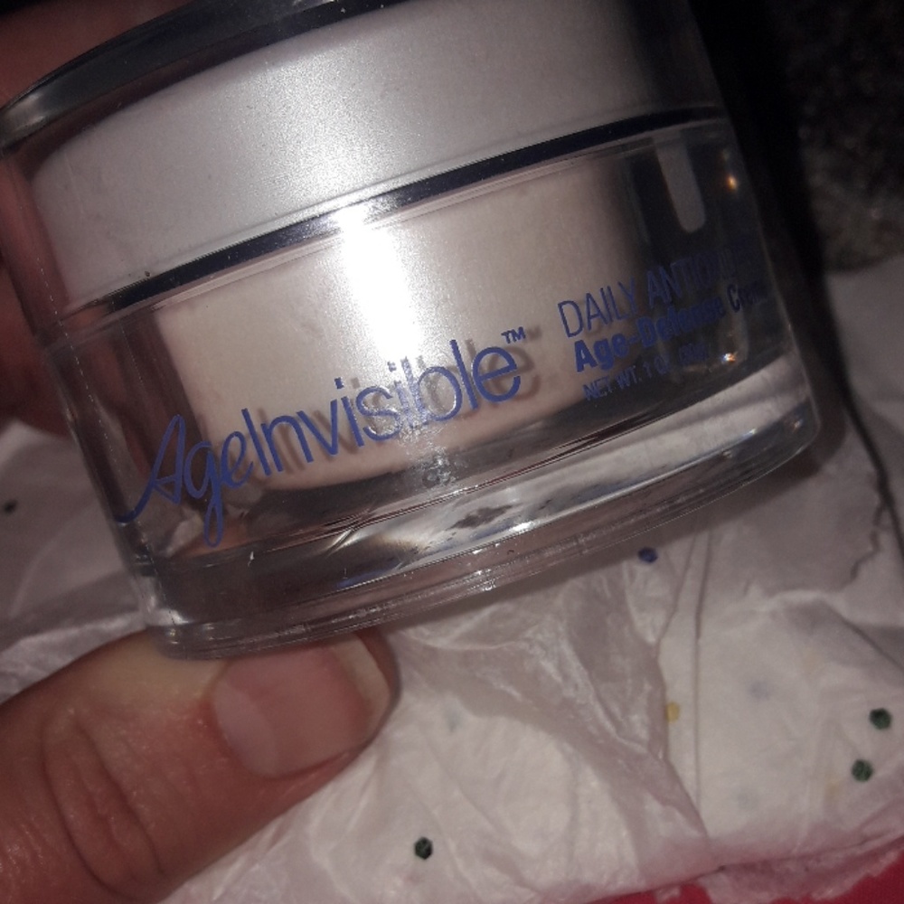 Age defense moisturizer mee
